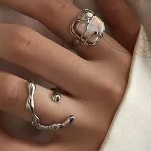 Gorgeous 2-Piece Moon Ring Set